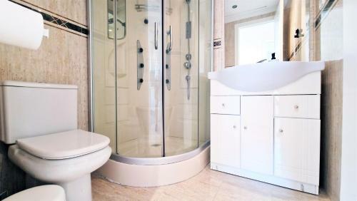 AA Guest - The Diamond Sea Views Eco Apartment