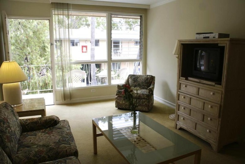 Cal Mar Hotel Suites