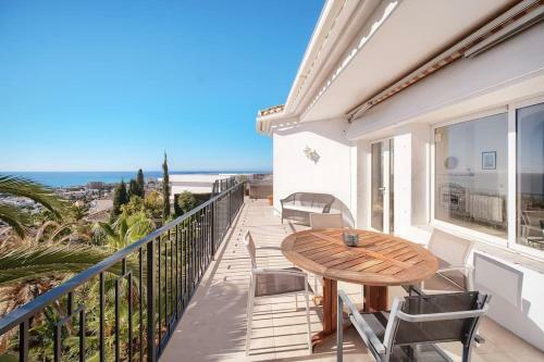 Paradise Villa Near Golf With Sea Views