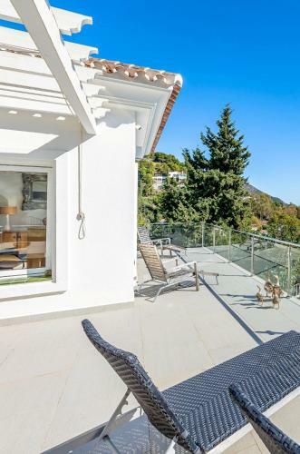 Stunning Villa With Panoramic Views Of The Med