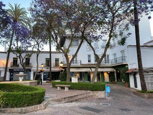 Apartamento Old Town Modern Flat, 4 Minutes From Beach - Eaw Homes