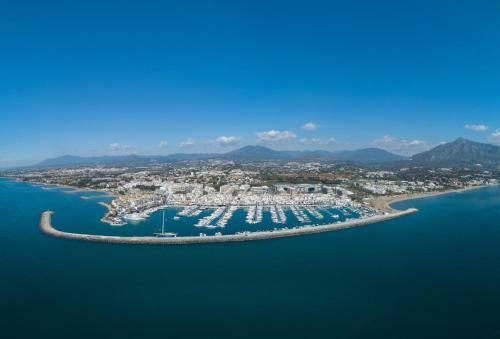 Apartamento Playas Del Duque - Puerto Ban�s - Marbella