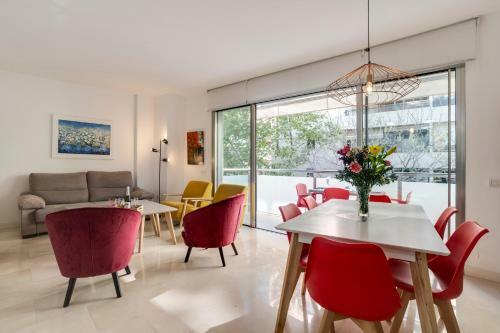 Modern Apartment Next The Beach