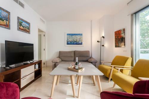 Modern Apartment Next The Beach