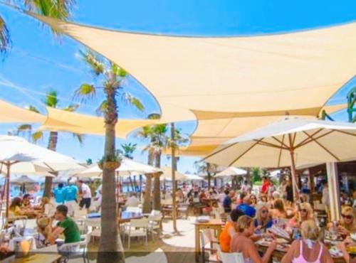Apartamento En La Playa .piscinas Jardines Puerto Ban�s