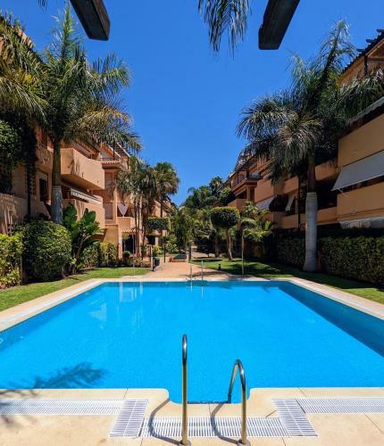 Marbella - Playa Alicate 2br Holiday Apartment