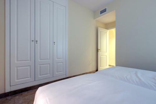 Superb 2-bed Apartment In Duquesa
