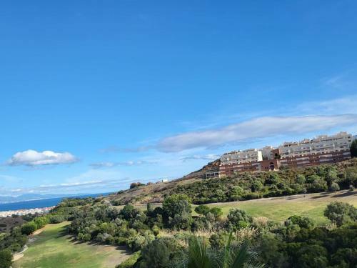 Apartamento Duquesa 2 Bed With Sea And Golf Views And 5 Pools