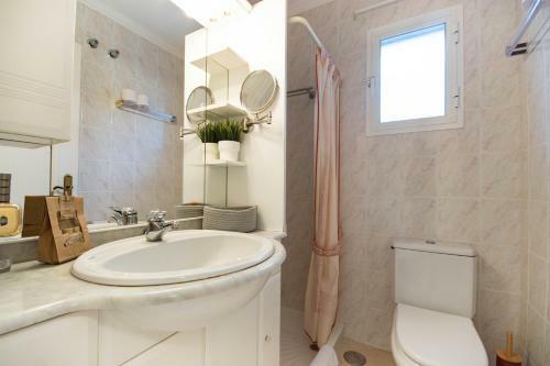 Stunning Villa With Private Pool In Elviria Next To Golf Course