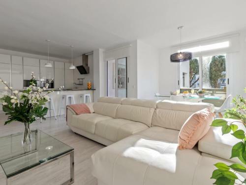Amplio Y Luminoso Apartamento En 1 L�nea Playa