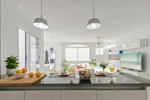 Amplio Y Luminoso Apartamento En 1 L�nea Playa