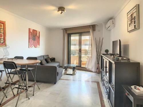 Apartamento Manilva Con Terraza Y Piscina