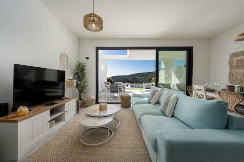 Beautiful House With Nice Jacuzzi On The Topfloor!