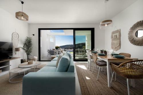 Beautiful House With Nice Jacuzzi On The Topfloor!