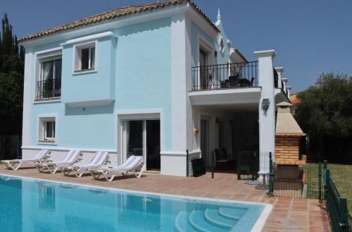 Detached Villa With Private Heated Infinity Pool Close To Port And Beach