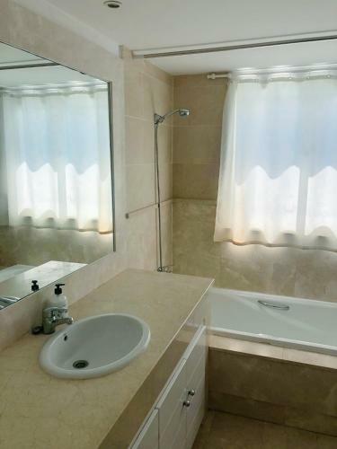 Detached Villa With Private Heated Infinity Pool Close To Port And Beach