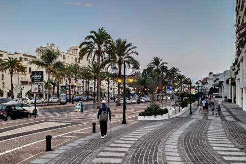 Apartamento Stunning Duplex 5 Minutes From Puerto Ban�s