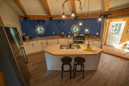 Hotel Inn On The Lake - Whitehorse