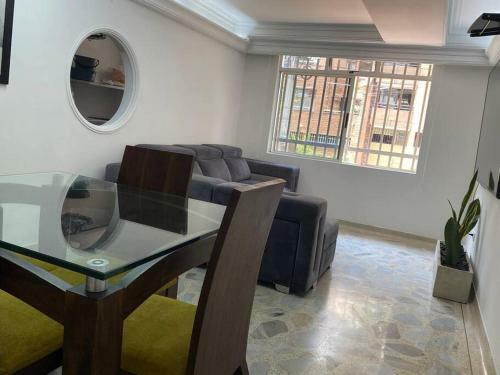 Apartamento Hermoso, Amplio Y Bien Ubicado!