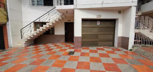 Ubicaci�n Excelente, Casa Amplia En Laureles