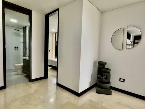 Apartamento 202 Family Haven In El Poblado: Spacious & Charming