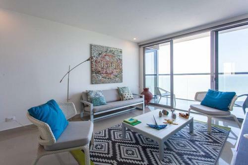 Spectacular 2 Bedroom Apt - 14th Floor Morros City
