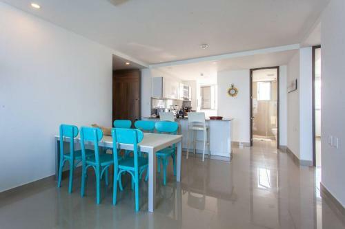 Spectacular 2 Bedroom Apt - 14th Floor Morros City