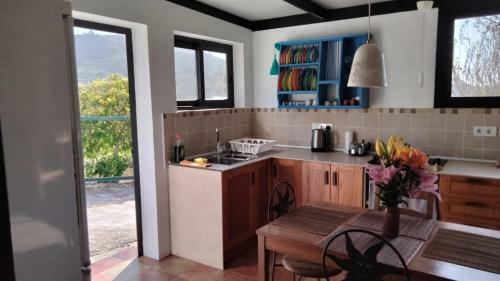 Casita De La Monta�a De Mar�a