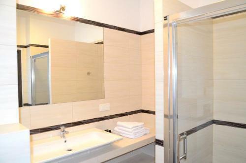 C&g Apartments Prestige