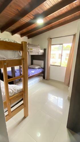 31 Bello Apartamento Con Balcon En Laureles Estadio