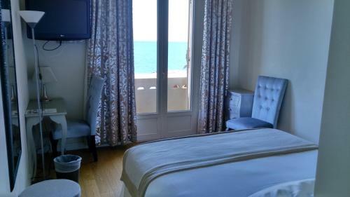 Hotel A�va