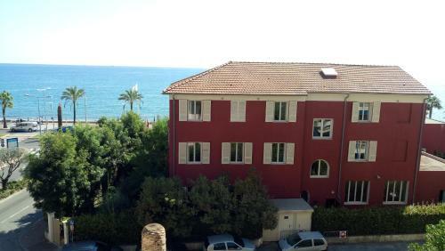 Hotel A�va