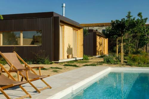Casa De Dise�o Con Piscina En Girona.