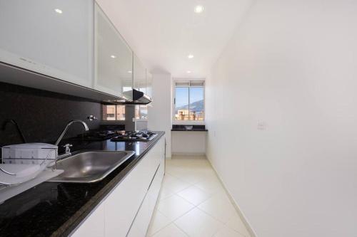Apartamento Con Servicios Incluidos, Laureles - Medell�n