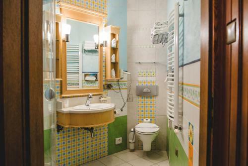 Hotel Pa?ac Czarny Las (50 Km Od Katowic)