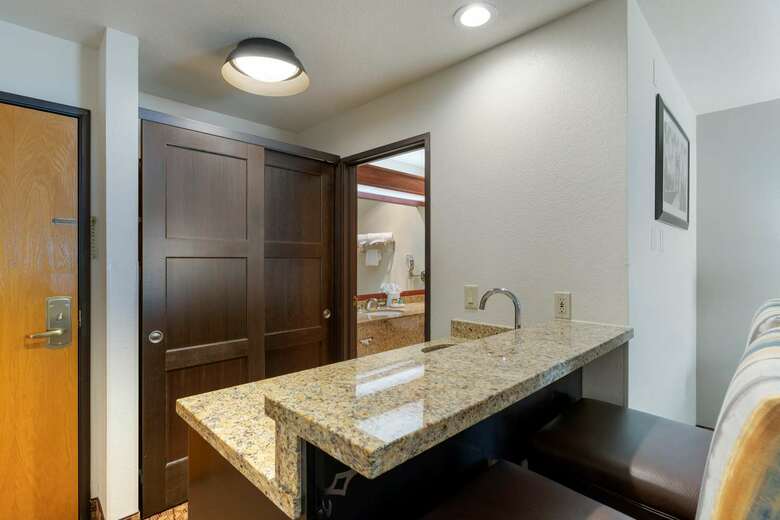 Hotel Best Western Plus Mill Creek Inn