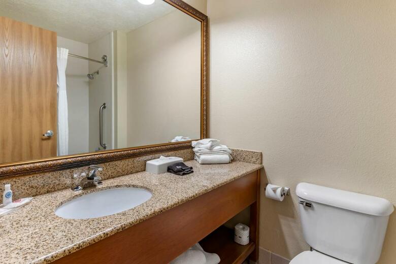Hotel Comfort Suites Airport Salem