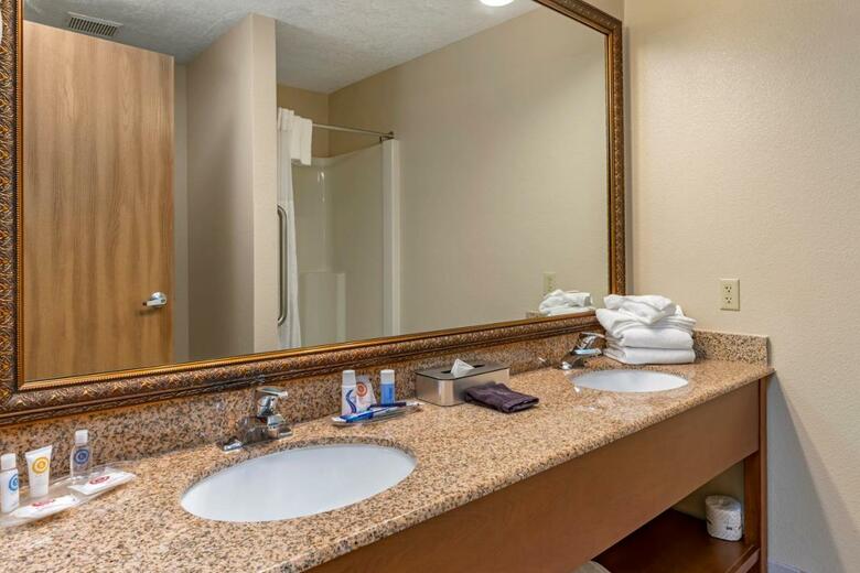 Hotel Comfort Suites Airport Salem