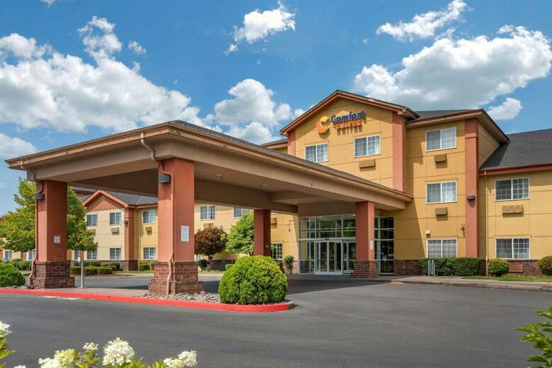 Hotel Comfort Suites Airport Salem