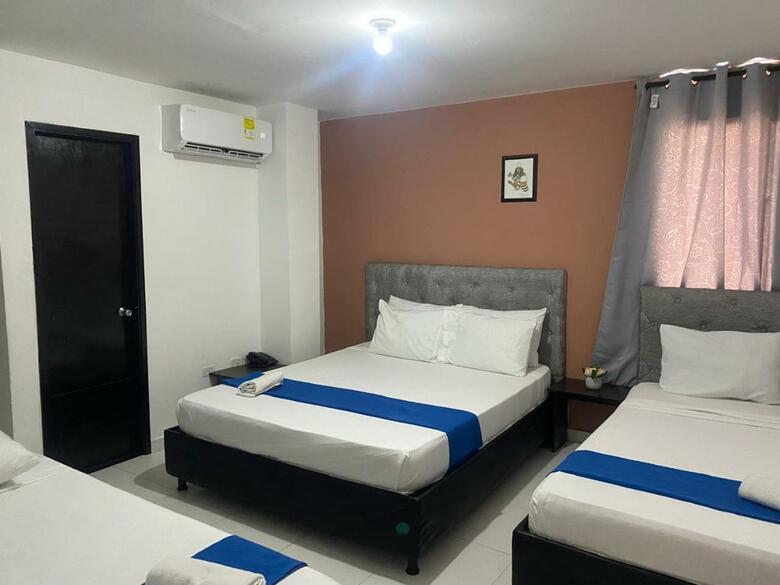 Hotel Olas Marinas Inn