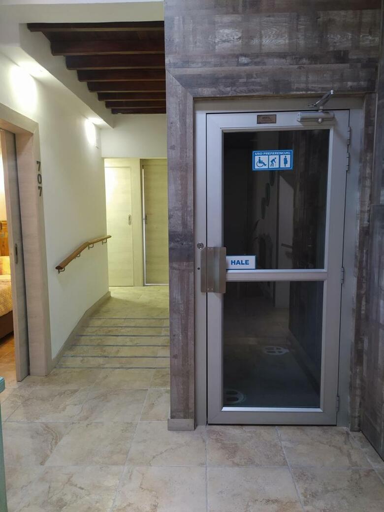 Platinum Hotel