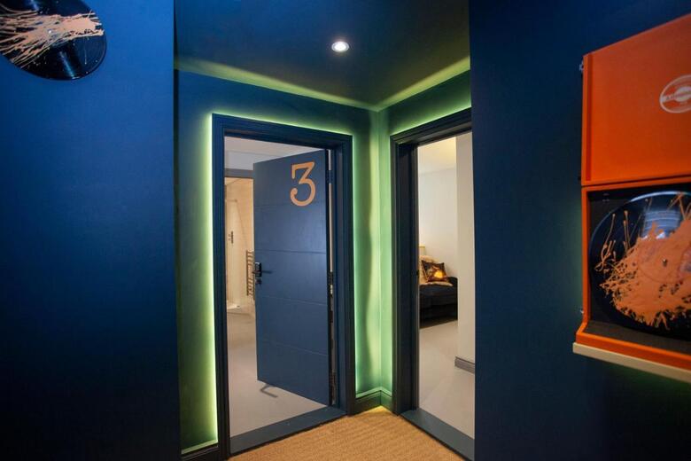 Higgihaus Aparthotel, Clare Street