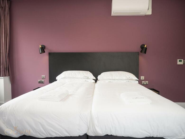 Crown Hotel