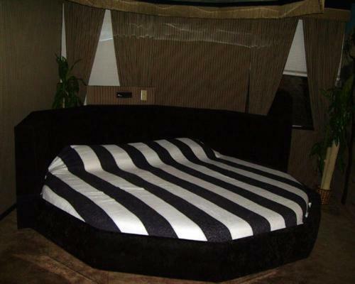 Red Carpet Inn Fanta Suites Hotel