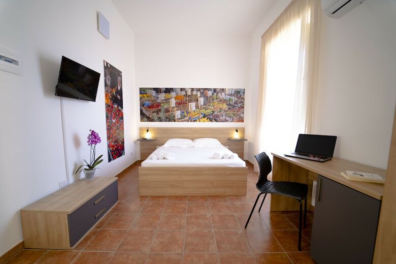Ballar� Hotel