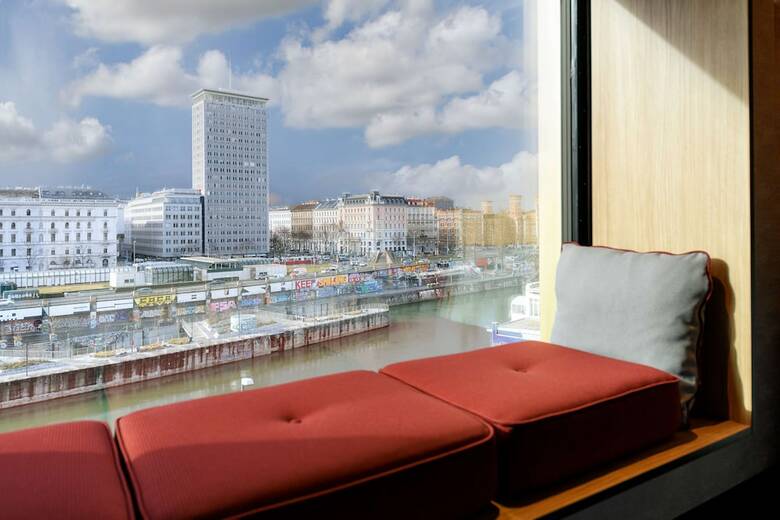 Radisson Red Hotel, Vienna