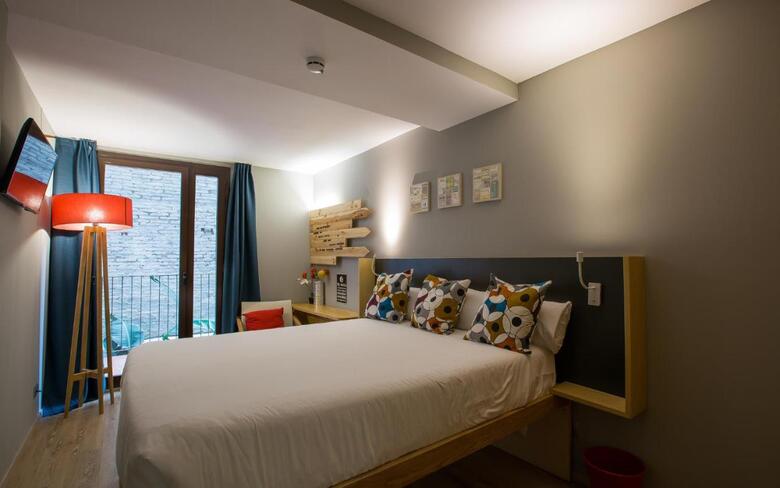 Yeah Barcelona Hostel