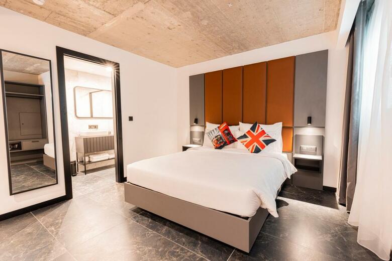 The Londoner Hotel St. Julian's