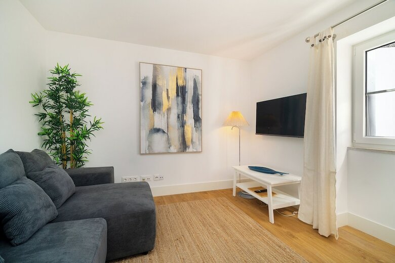 Modern Lisbon Apartments By Soulplaces