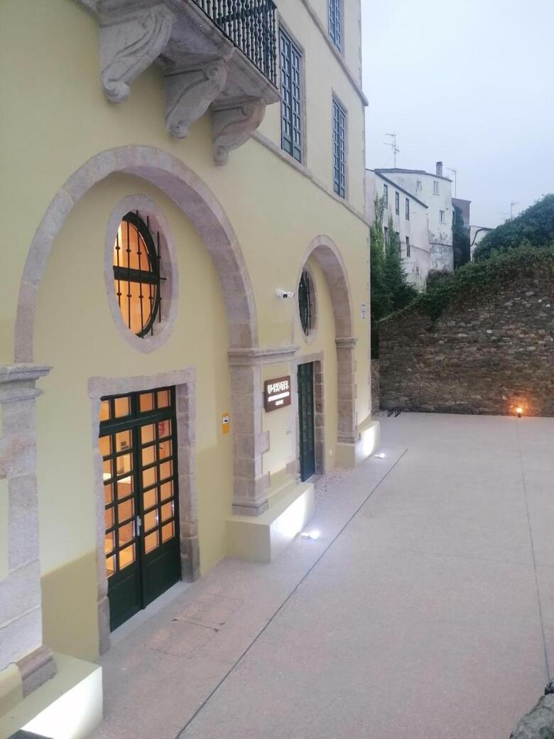 U-hotel Aduana Ribadeo